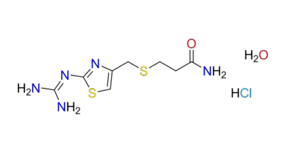 3-(((2-((Diaminomethylidene)amino)thiazol-4-yl)methyl)sulfanyl)propanamide hydrochloride monohydrate